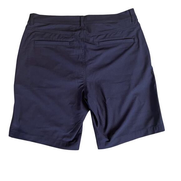 Hickey Freeman Men's Navy Blue Bermuda Short.  Size 33 - Picture 2 of 6